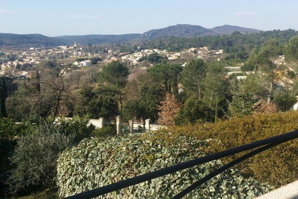 Elegante Villa De 180M3 Avec La Superbe Vue Connaux Luaran gambar