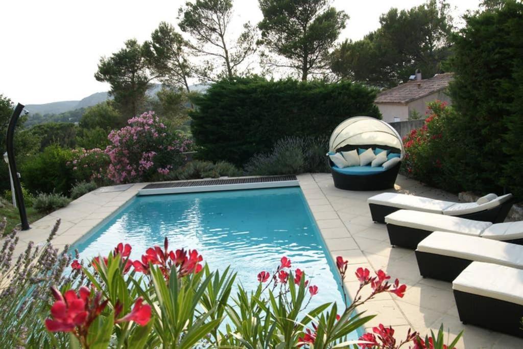 Elegante Villa De 180M3 Avec La Superbe Vue Connaux Luaran gambar